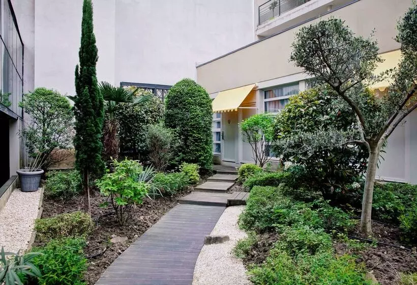 Отель Best Western Crequi Lyon Part Dieu