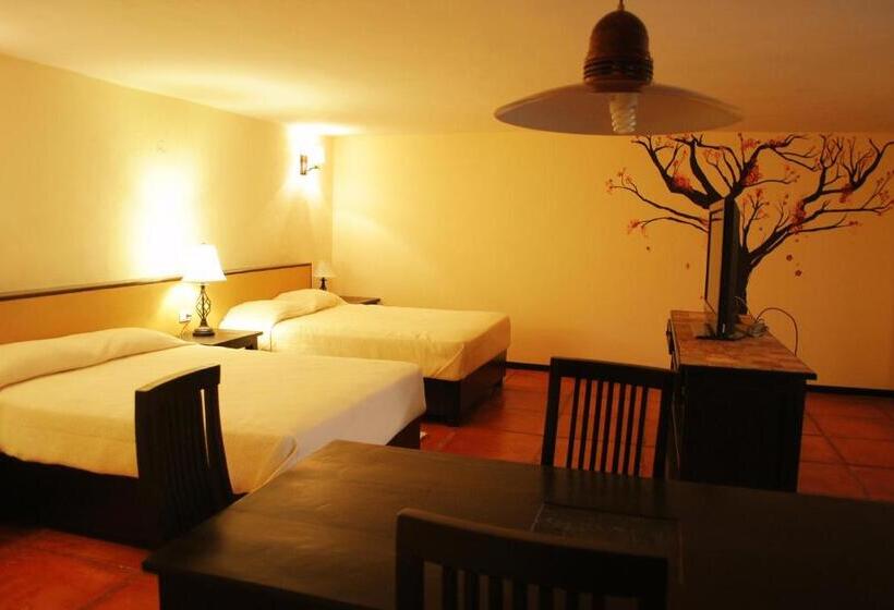 هتل Calli Quetzalcoatl