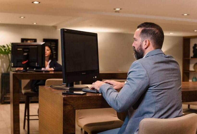 هتل Catalonia Santo Domingo