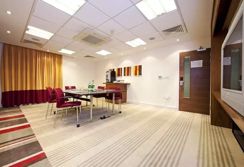 Hotel Holiday Inn Express London Croydon, An Ihg