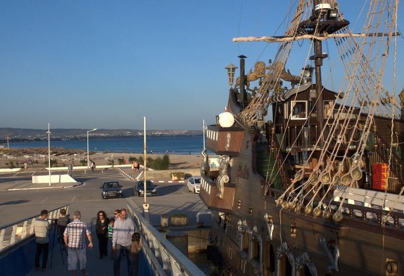 فندق Marina Palace