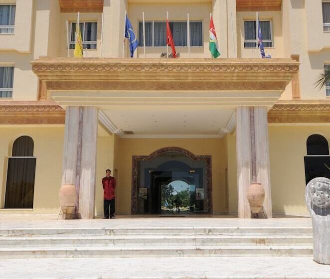 فندق Marina Palace