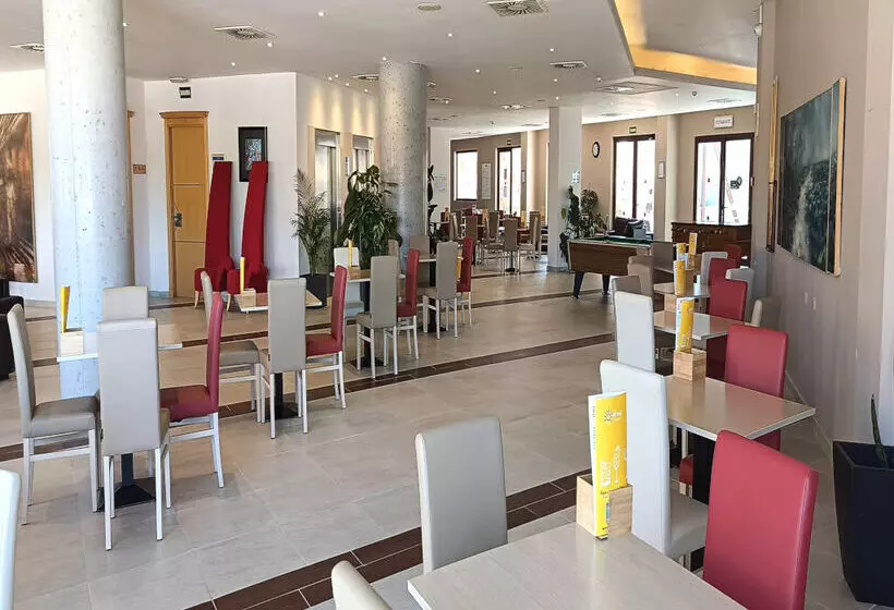 Szálloda Ohtels Campo de Gibraltar