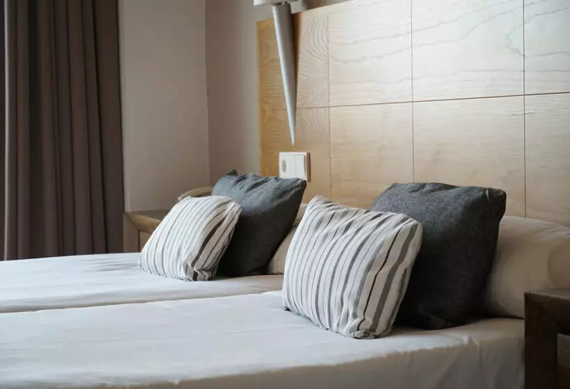 Szálloda Ohtels Campo de Gibraltar