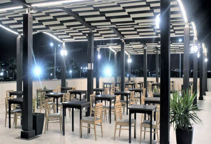 Szálloda Ohtels Campo de Gibraltar