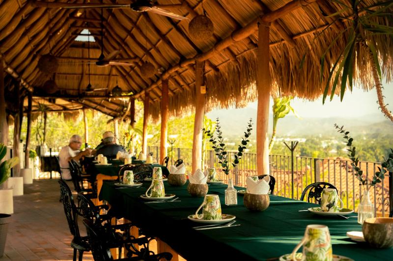 Hotel Plaza Tucanes Manzanillo