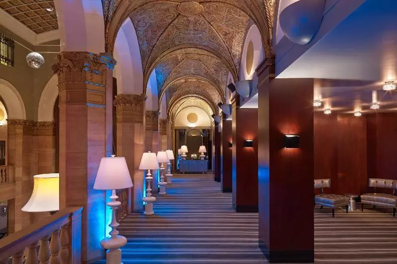 בית מלון כפרי W Chicago  City Center