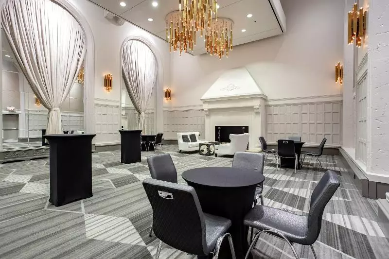 בית מלון כפרי W Chicago  City Center