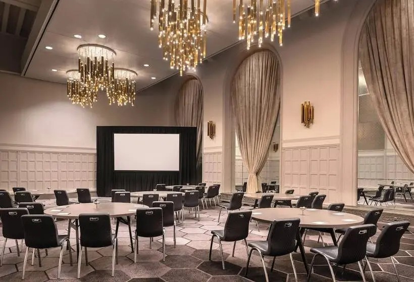 THE MIDLAND HOTEL, Chicago, a Tribute Portfolio Hotel