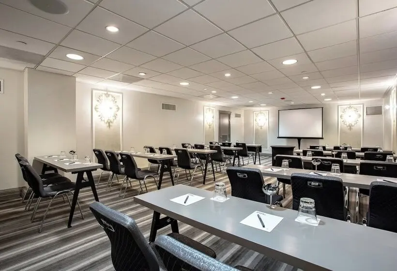 THE MIDLAND HOTEL, Chicago, a Tribute Portfolio Hotel