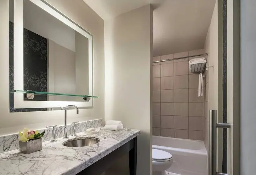 THE MIDLAND HOTEL, Chicago, a Tribute Portfolio Hotel