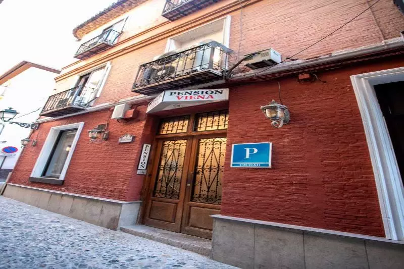 هتل Hostal Viena Plaza Nueva
