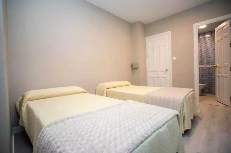 هتل Hostal Viena Plaza Nueva