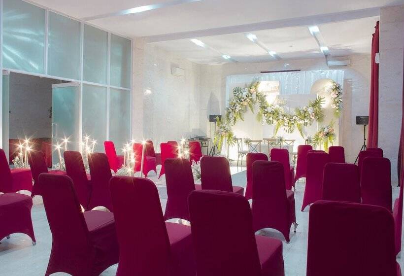 Marilyn Hotel Serpong