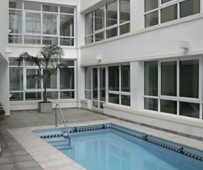 호텔 Condor Suites Apart