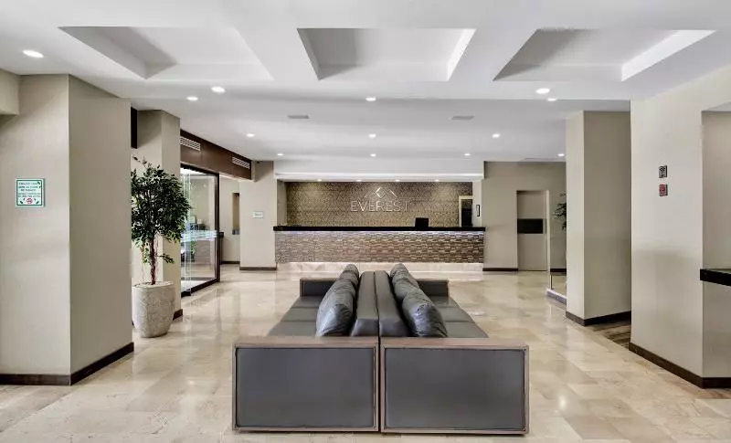 酒店 Everest Ciudad Victoria