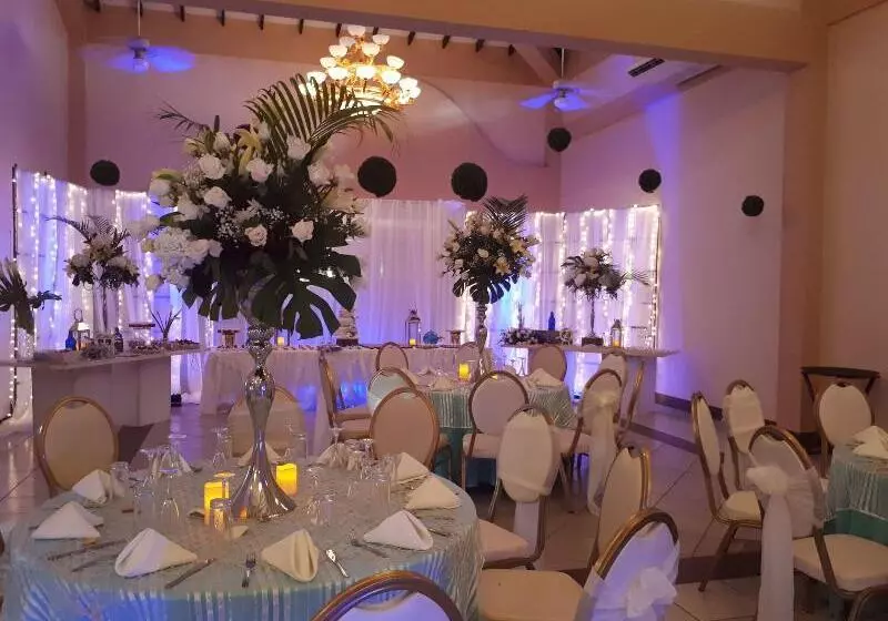 هتل Las Olas Beach Resort