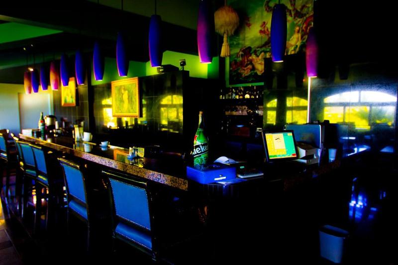 Hotel Las Olas Beach Resort