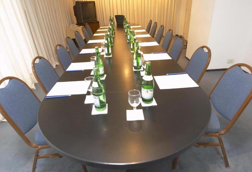 هتل Libertador Tandil