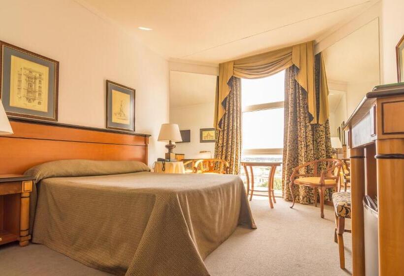 هتل Libertador Tandil