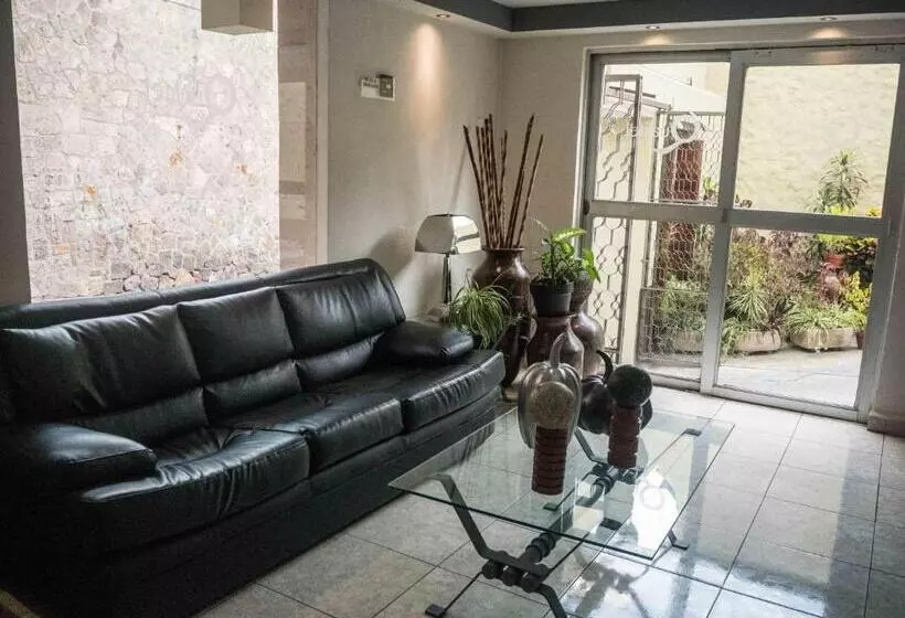 فندق Qualitel Plus