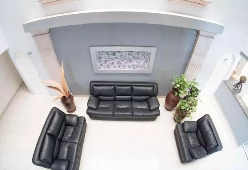 فندق Qualitel Plus