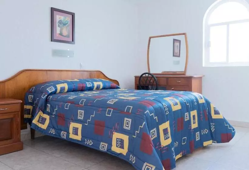 فندق Qualitel Plus