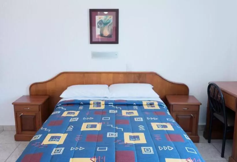 فندق Qualitel Plus