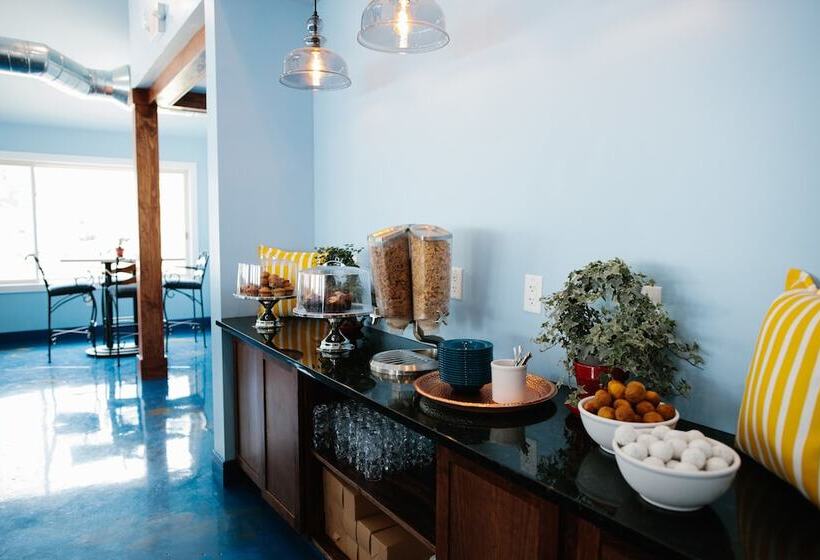 Hotel Breakers Resort Lakeside