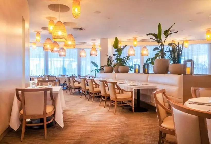 Отель Trump International Beach Resort   Sunny Isles Beach