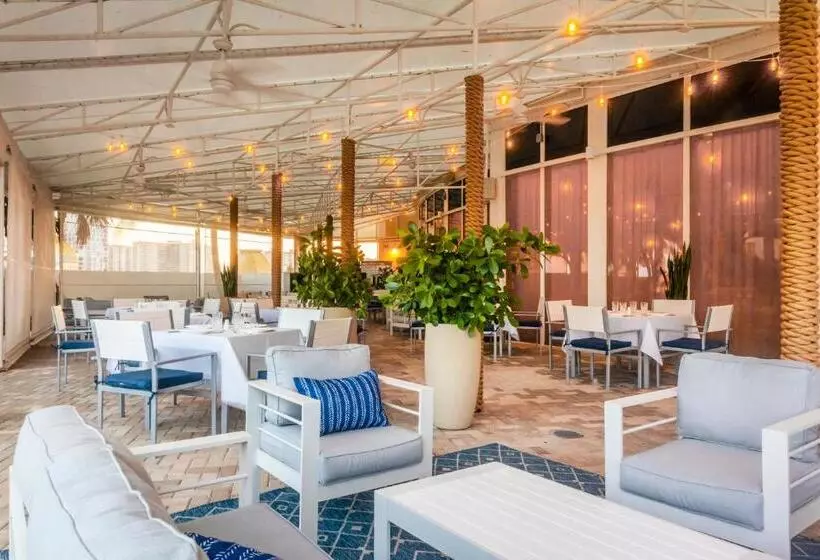 Отель Trump International Beach Resort   Sunny Isles Beach