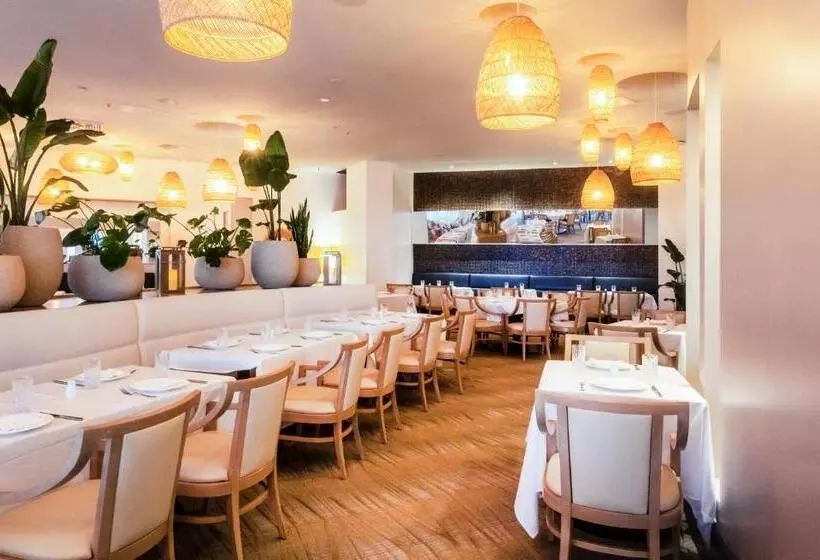 Отель Trump International Beach Resort   Sunny Isles Beach