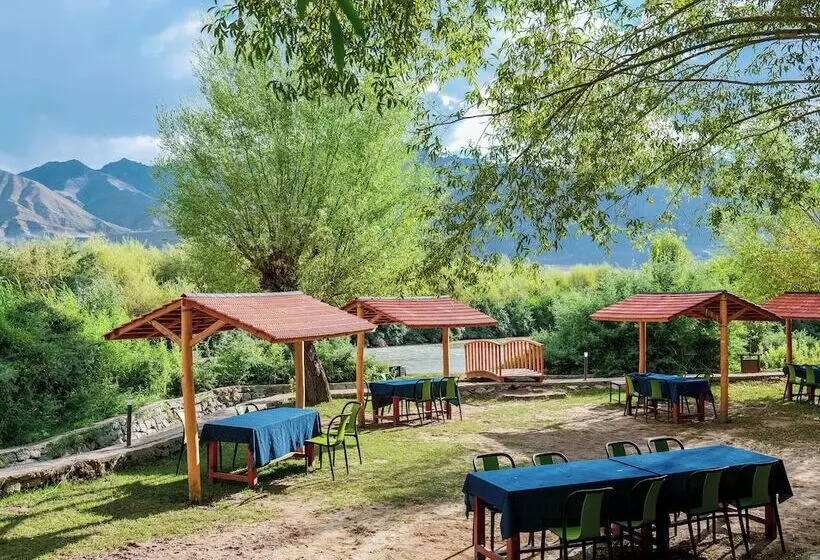 Hotelli Le Mentok Wellness Resort