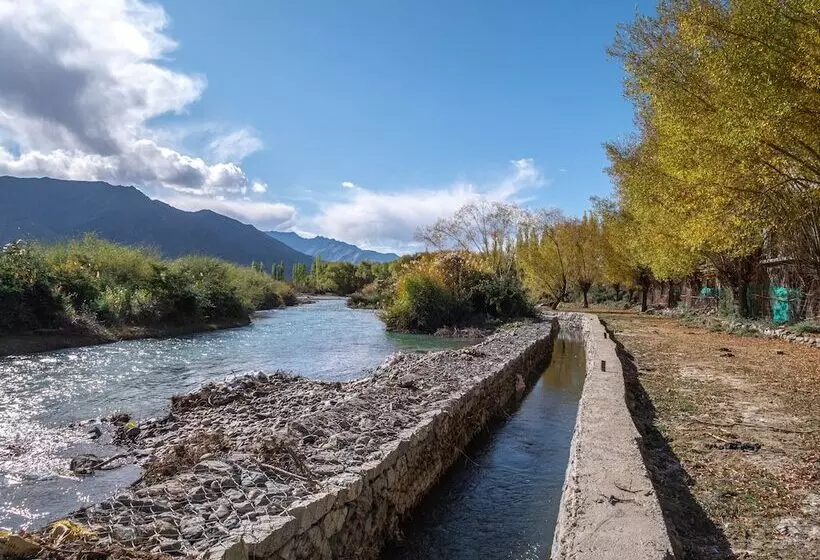 Hotelli Le Mentok Wellness Resort