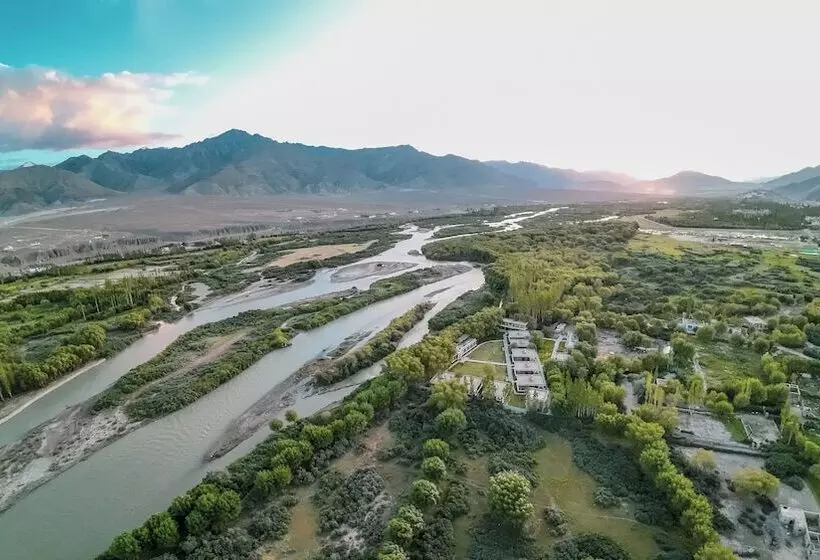 Hotelli Le Mentok Wellness Resort