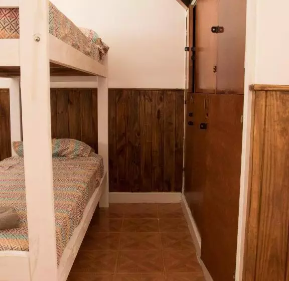 ペンション Hostel Brown