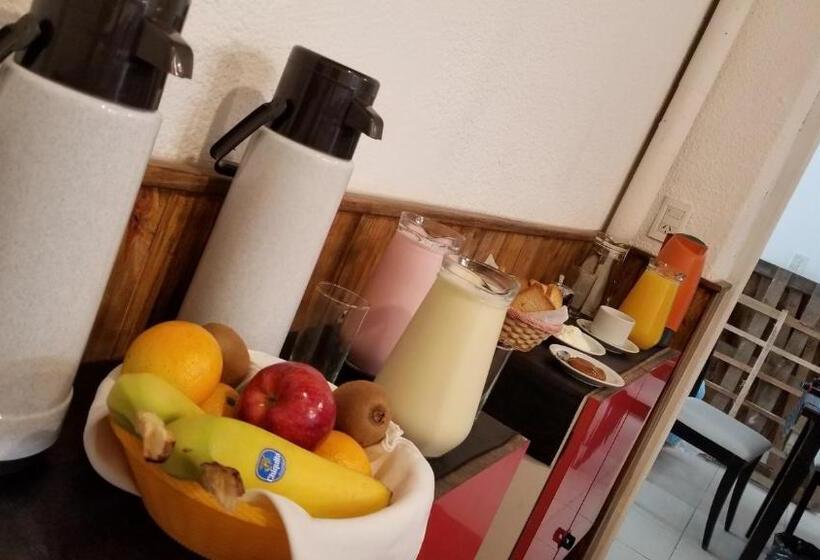 پانسیون Hostel Brown