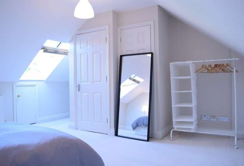 Beautiful Wimbledon 4 Bedroom Family Home