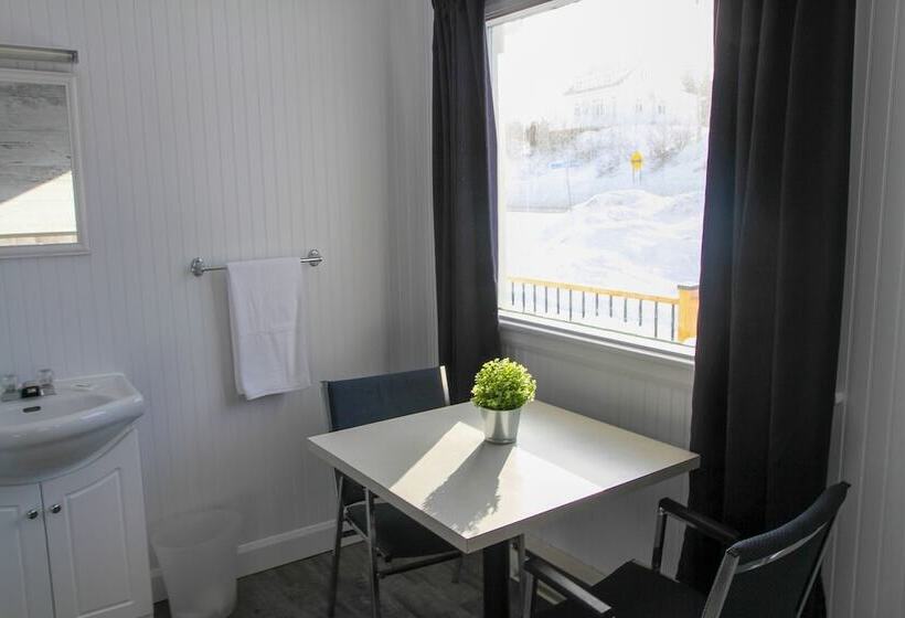 Maison Lebreux   Motel