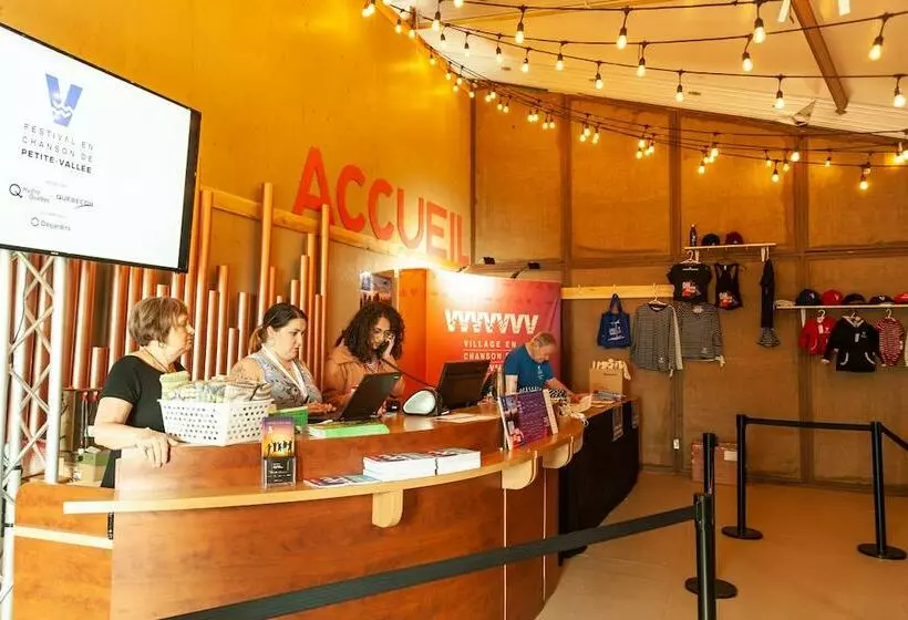 Maison Lebreux   Motel