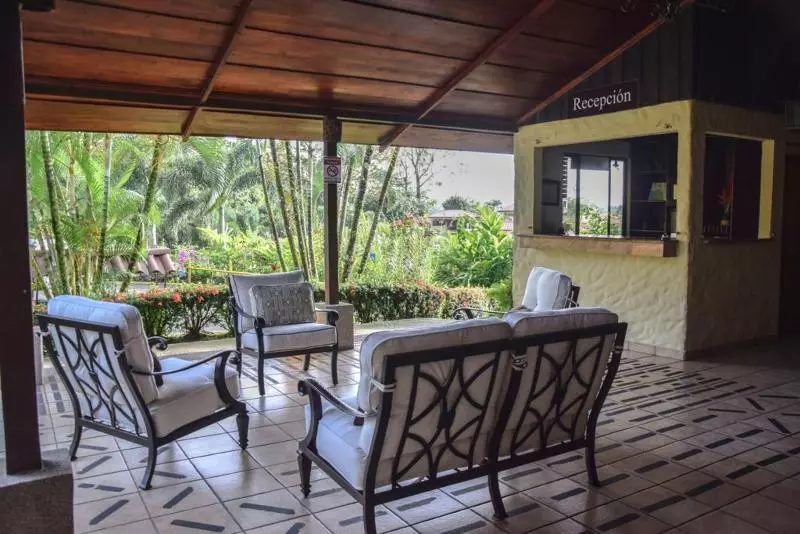 ホテル Arenal Volcano Inn