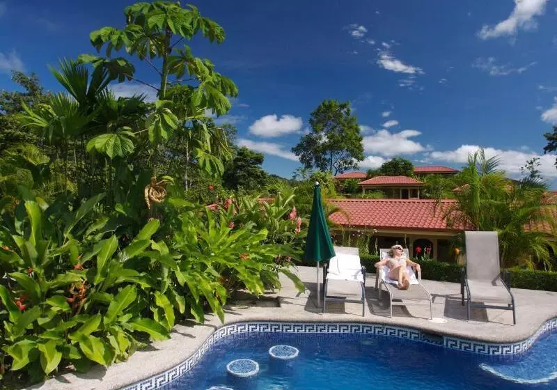 ホテル Arenal Volcano Inn