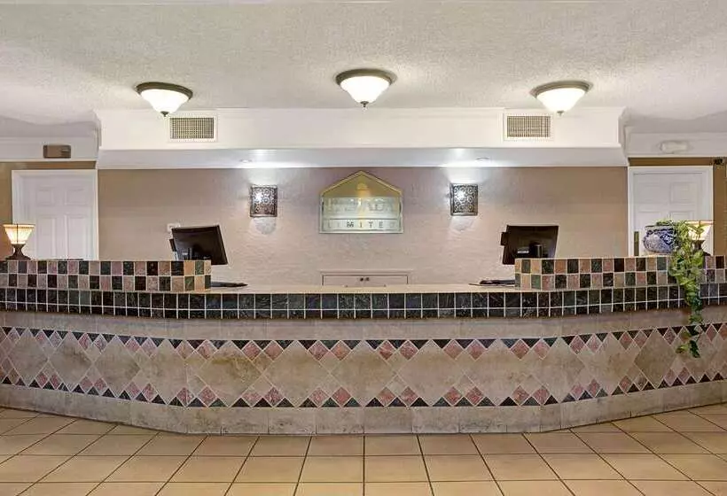 호텔 Days Inn By Wyndham Tucson City Center