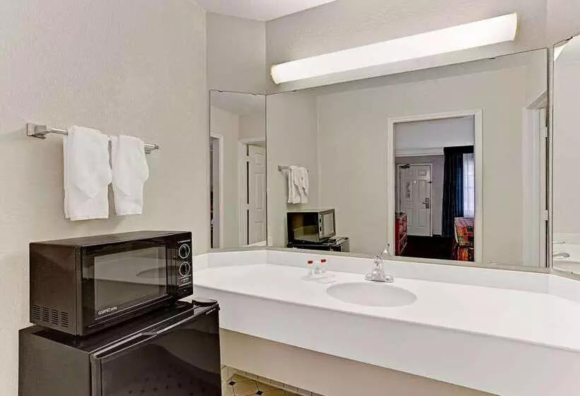 호텔 Days Inn By Wyndham Tucson City Center