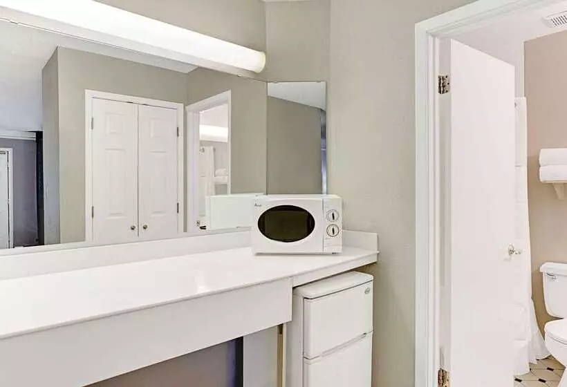 호텔 Days Inn By Wyndham Tucson City Center