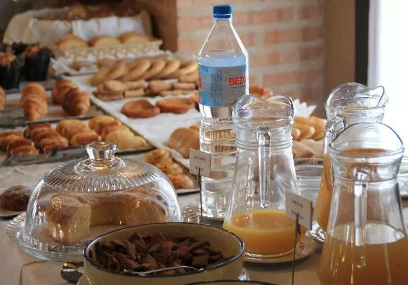 Отель Dona Manuela