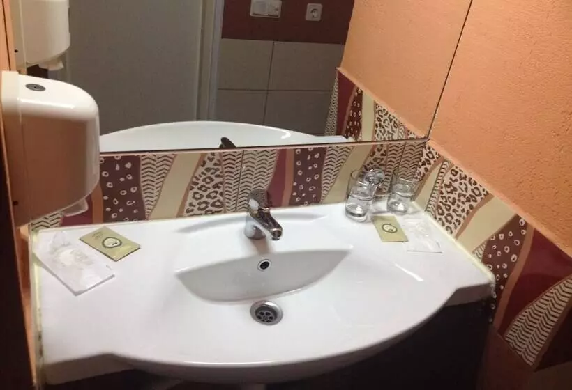 ホテル Herzen House