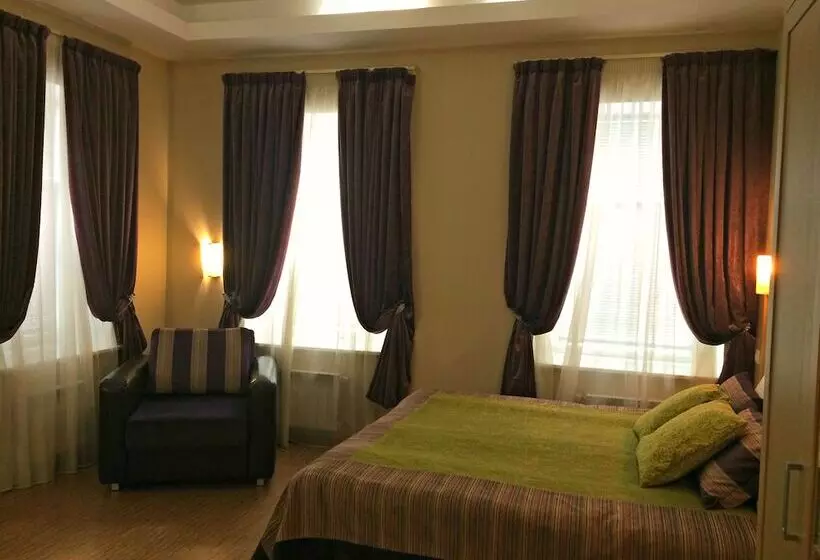 ホテル Herzen House