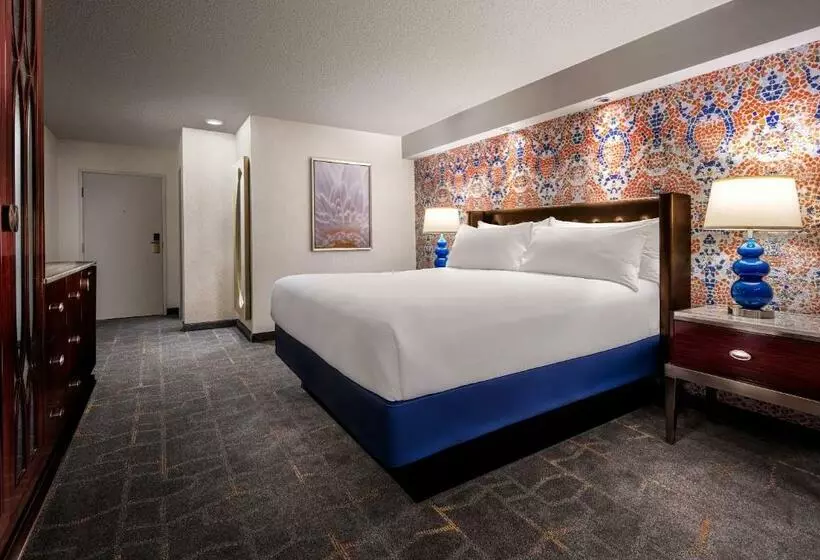 Luxor Hotel And Casino