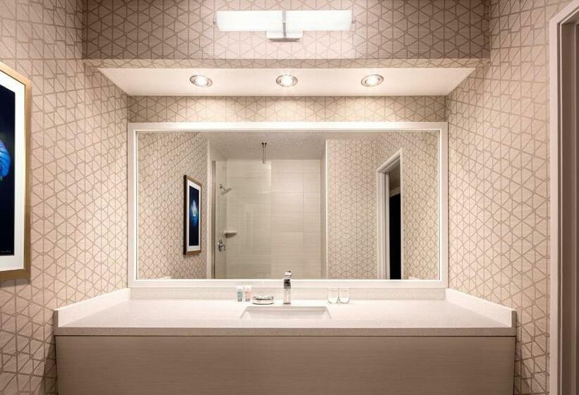 Luxor Hotel And Casino